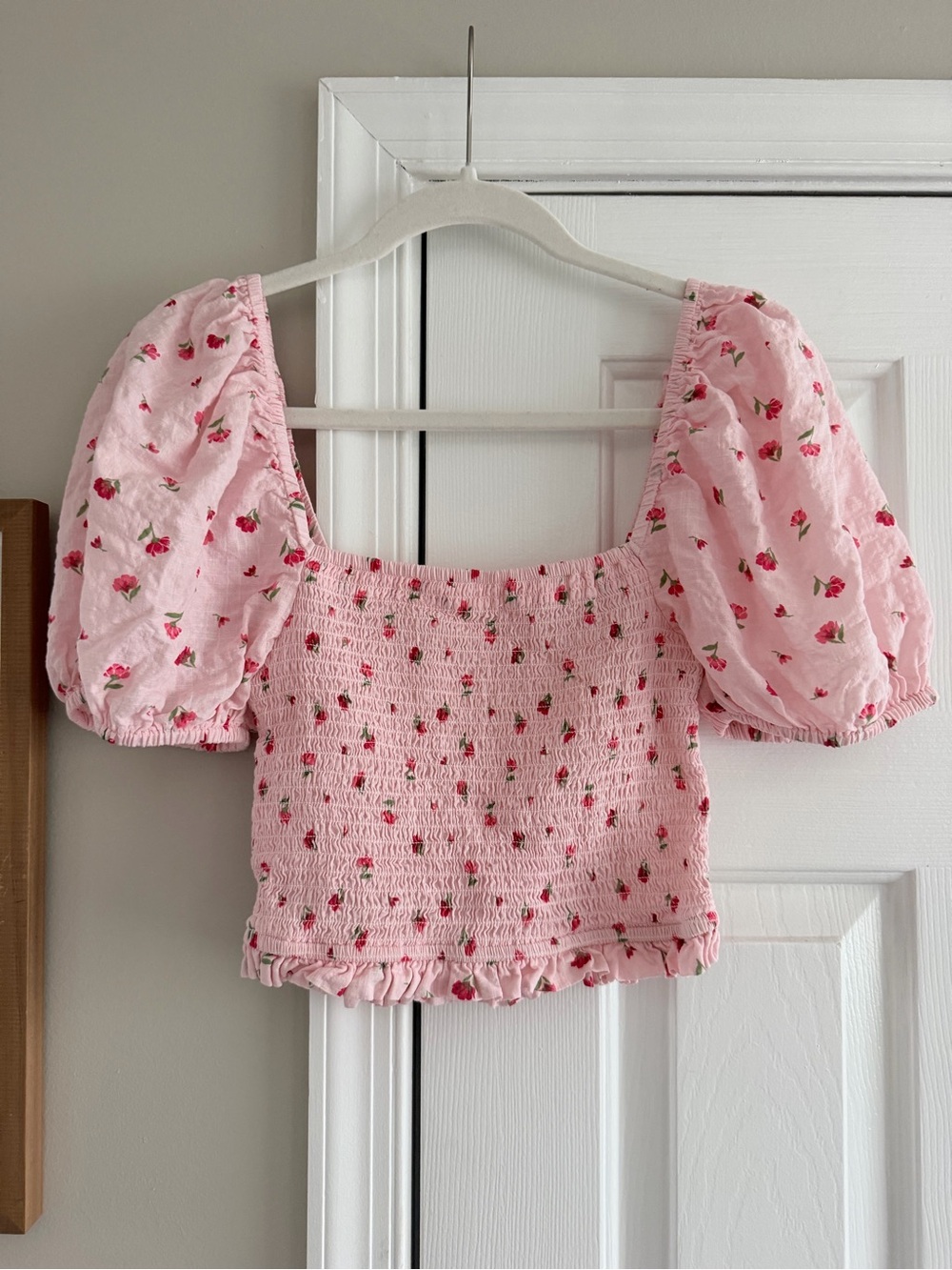 Altar’d State Morgan Pink Floral Smocked Crop Top Large